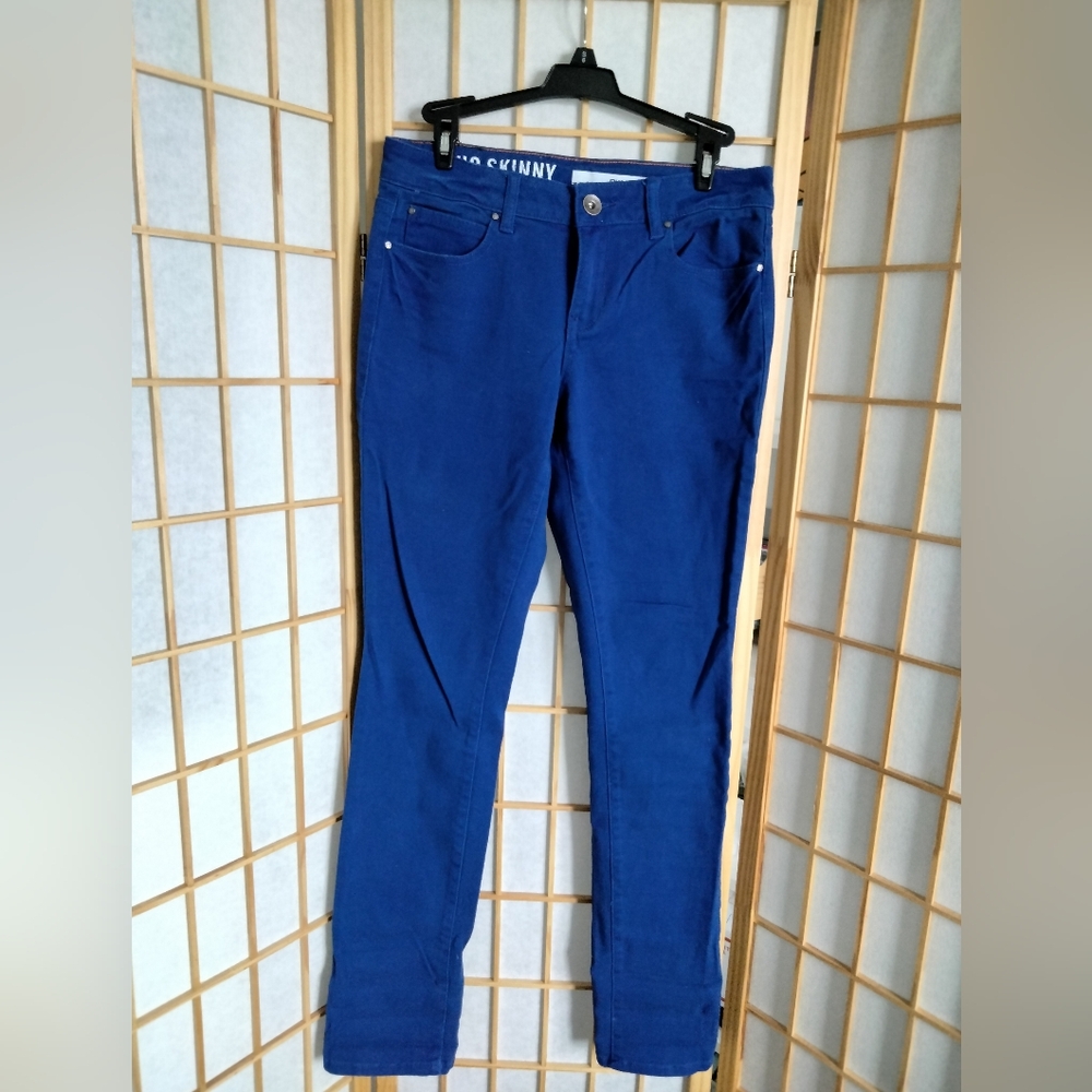 DKNY Soho Women’s Skinny Jeans size 4 in Deep Blue